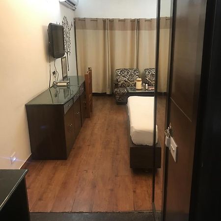 Hotel Amar Chandigarh Bagian luar foto
