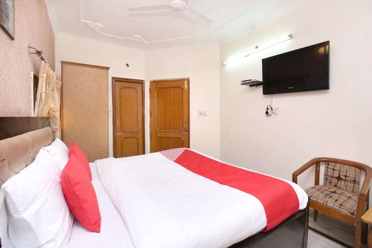 Hotel Amar Chandigarh Bagian luar foto